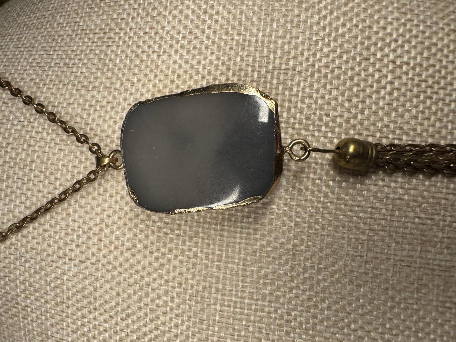 Retro Gold Tone Gray Druzy-Style Pendant Tassel Cable Necklace 18in