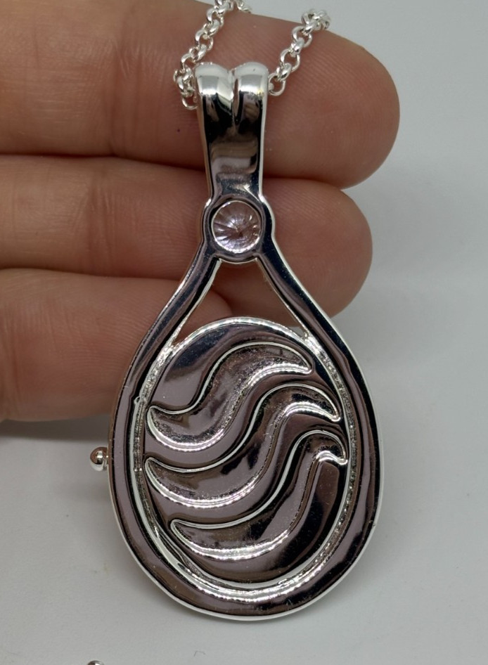 Silverplated H2O Just Add Water Mako Mermaids Necklace Pendant Locket Charm 16″