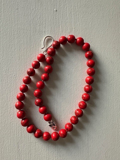 Red Turquoise Round 10mm Gemstone Beads 17″ Beautiful Bright Necklace.