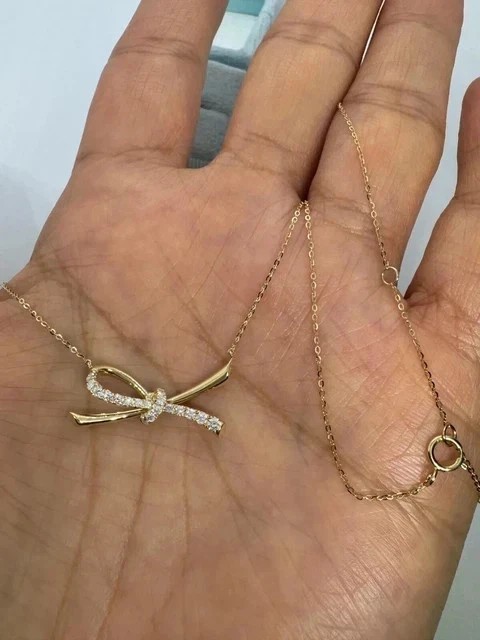 Pretty Knot Style Pendant 1Ct Round Cut Simulated Diamond 14K Yellow Gold Plated