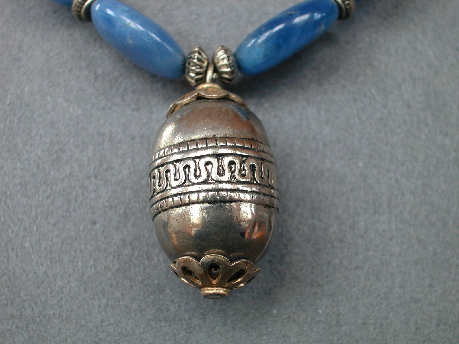 Blue Glass Bead Necklace /Silver Tone Pendant Toggle Closure 18″