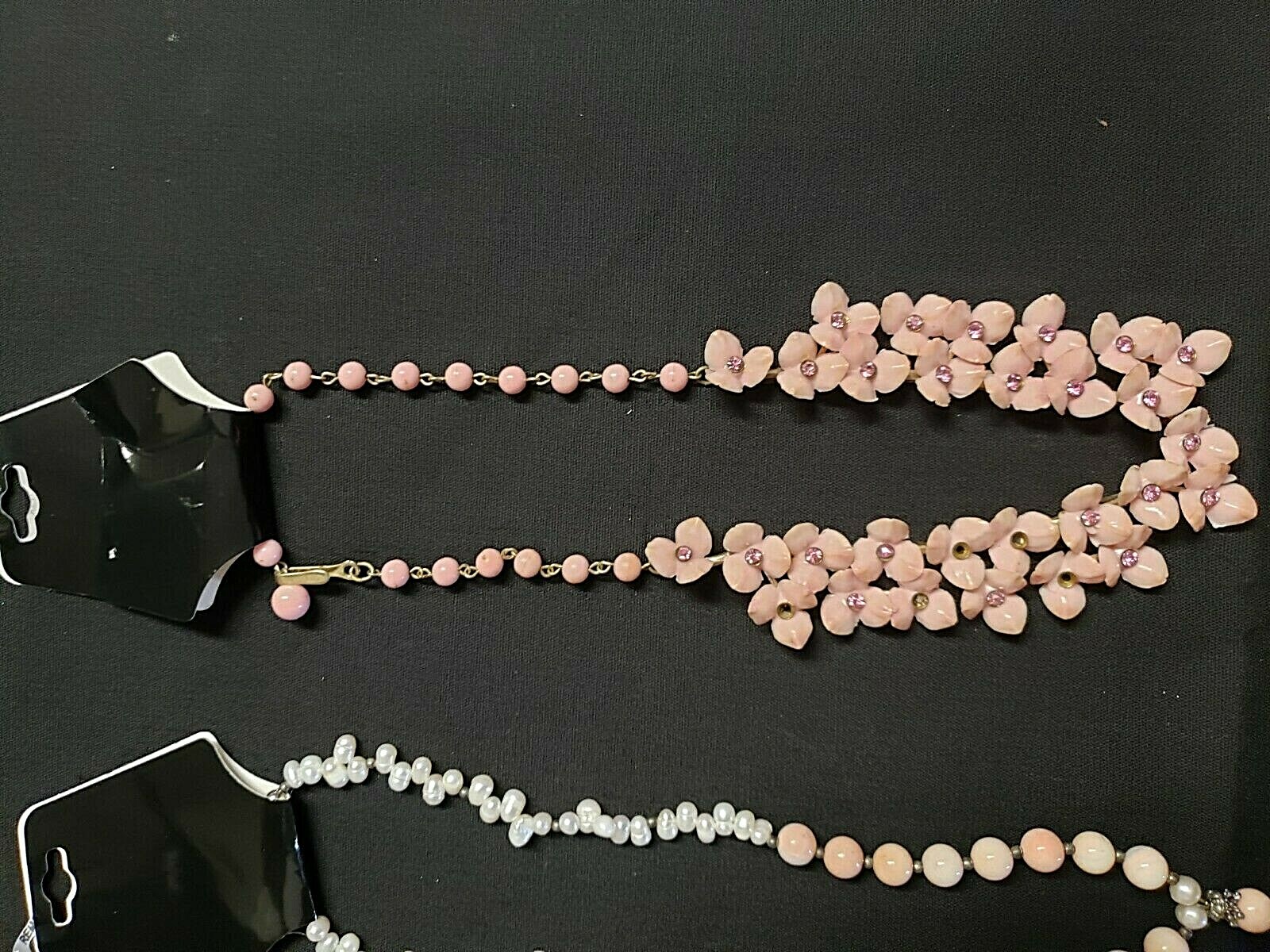 Lot of 3 Necklaces of flowers and imitation pearls, with Beautiful Ornaments