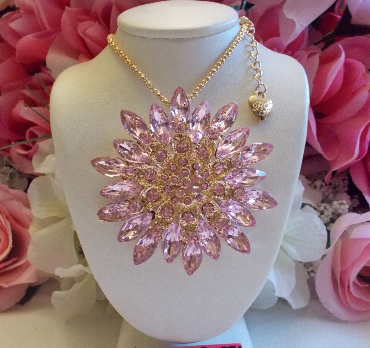 BETSEY JOHNSON BEAUTIFUL LARGE PINK CRYSTAL SUNFLOWER PENDANT NECKLACE/BROOCH