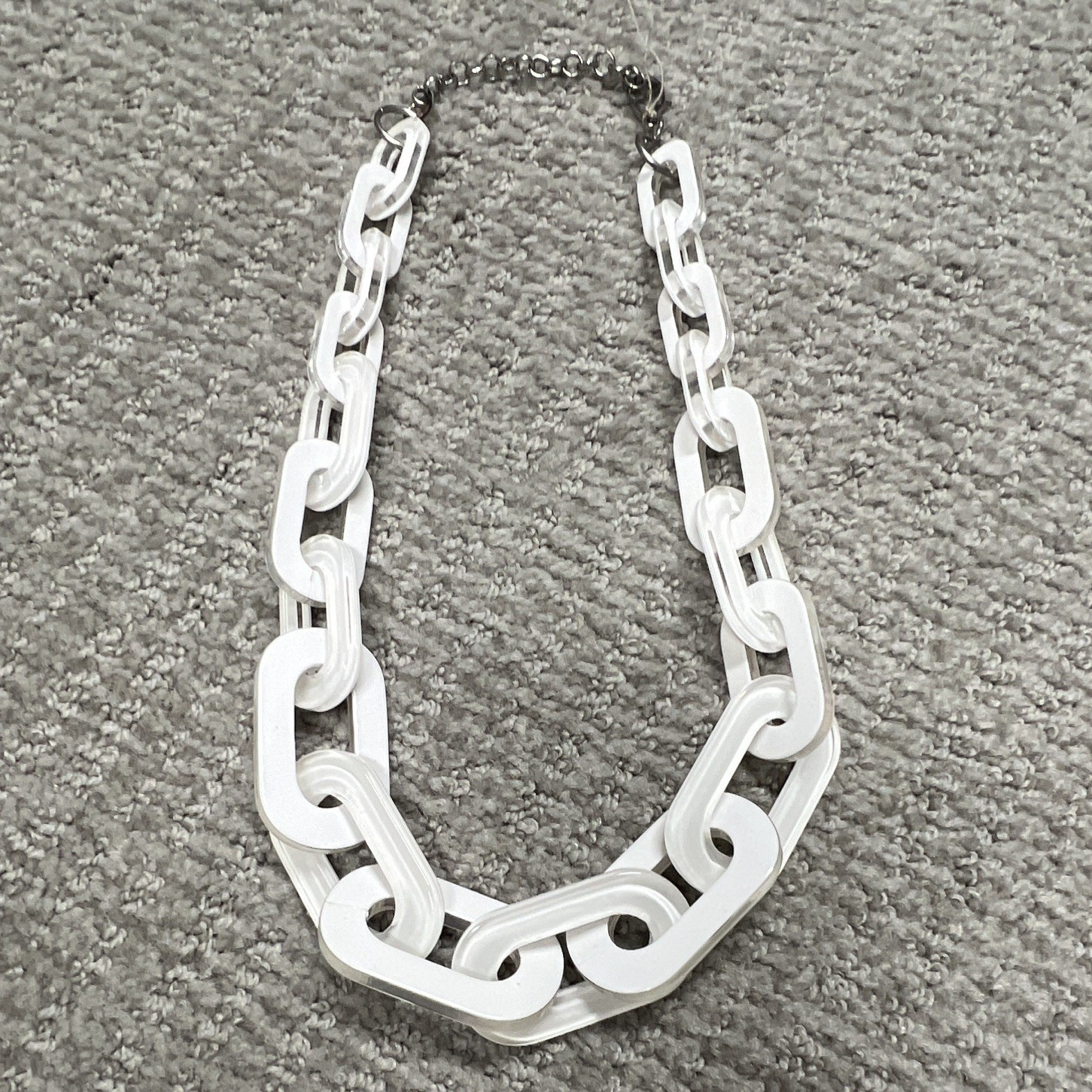 White Plastic Link Chain Necklace, Lobster Clasp Closure, No Stone