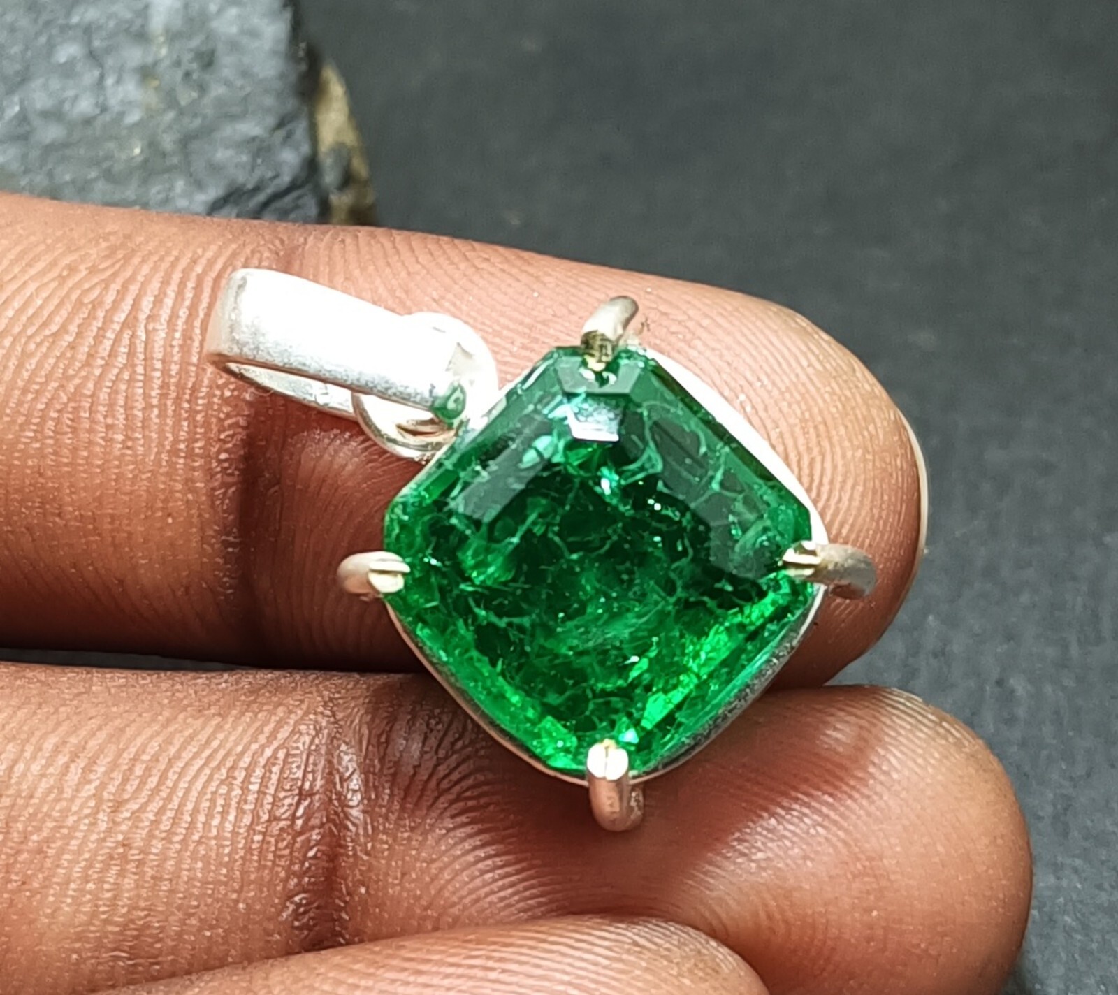 Certified 25.0 Ct Natural Emerald In Solid Silver Asscher Cut Pendant Gemstone