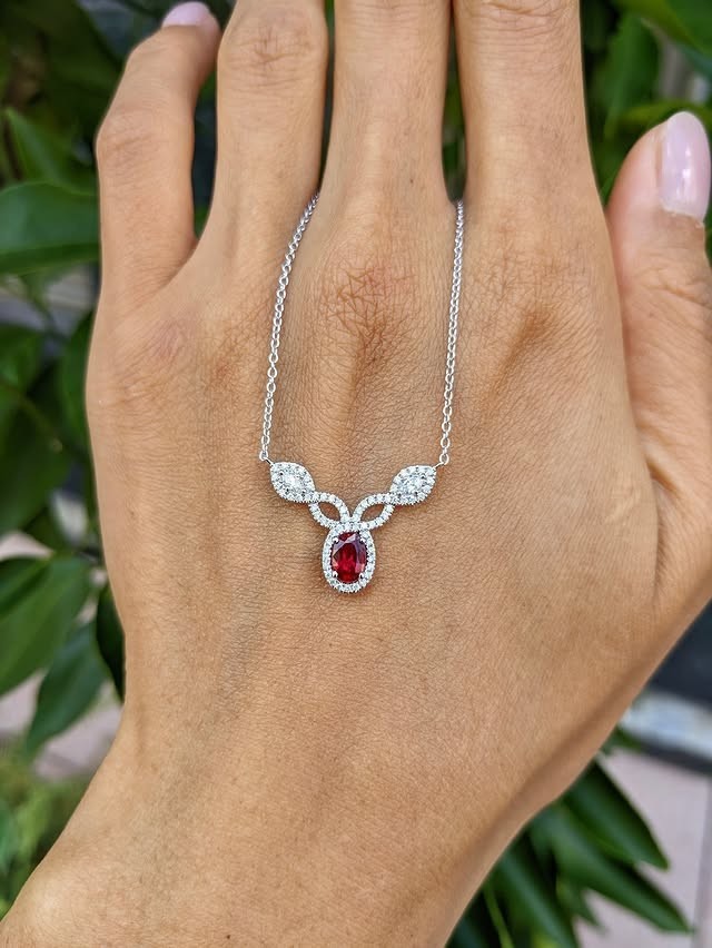 This Valentine! Womens Lab Created Red Garnet Beautiful Pendant 18″ Chain 925S