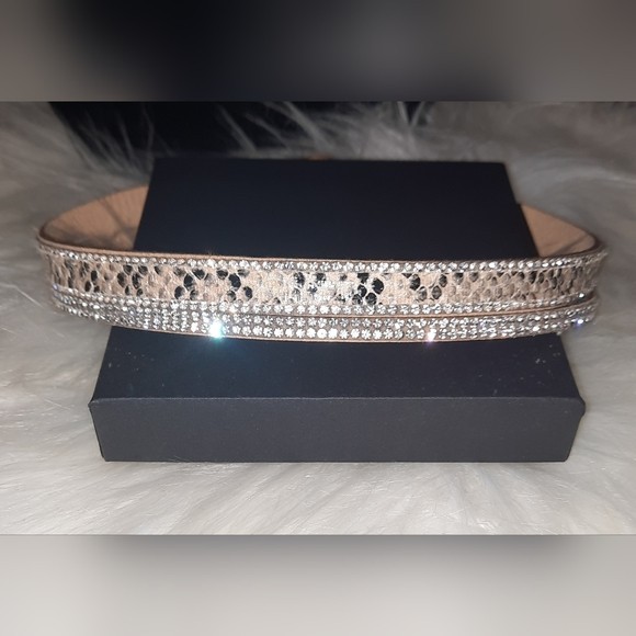 Rhinestone choker animal print adjustable 13.5 to 15in