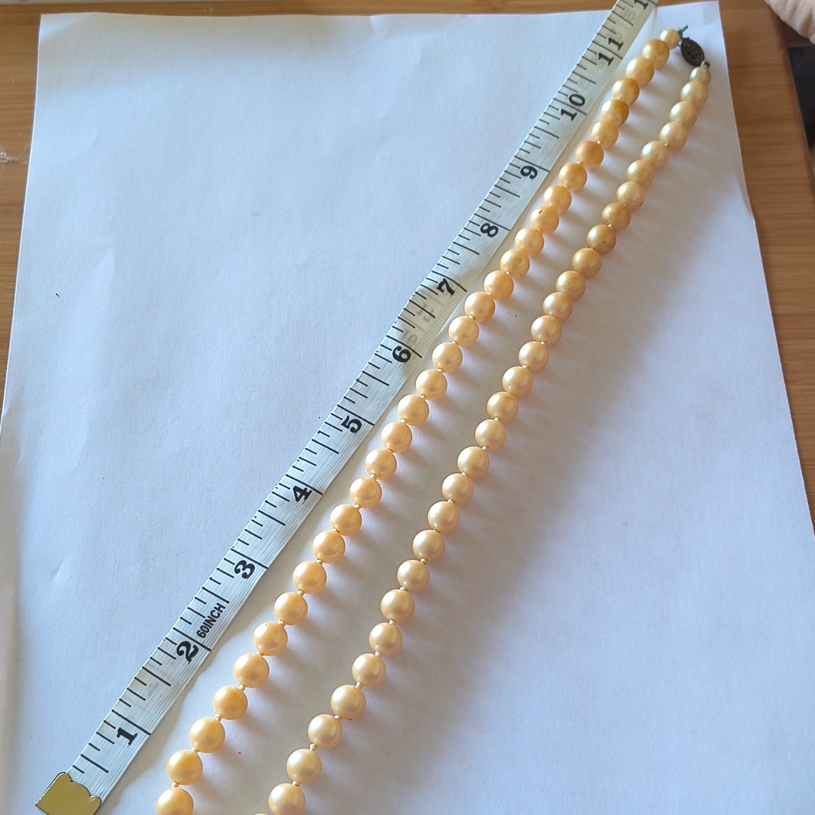 Cream Imitation Faux Pearl Beaded Necklace with Barrel Closure