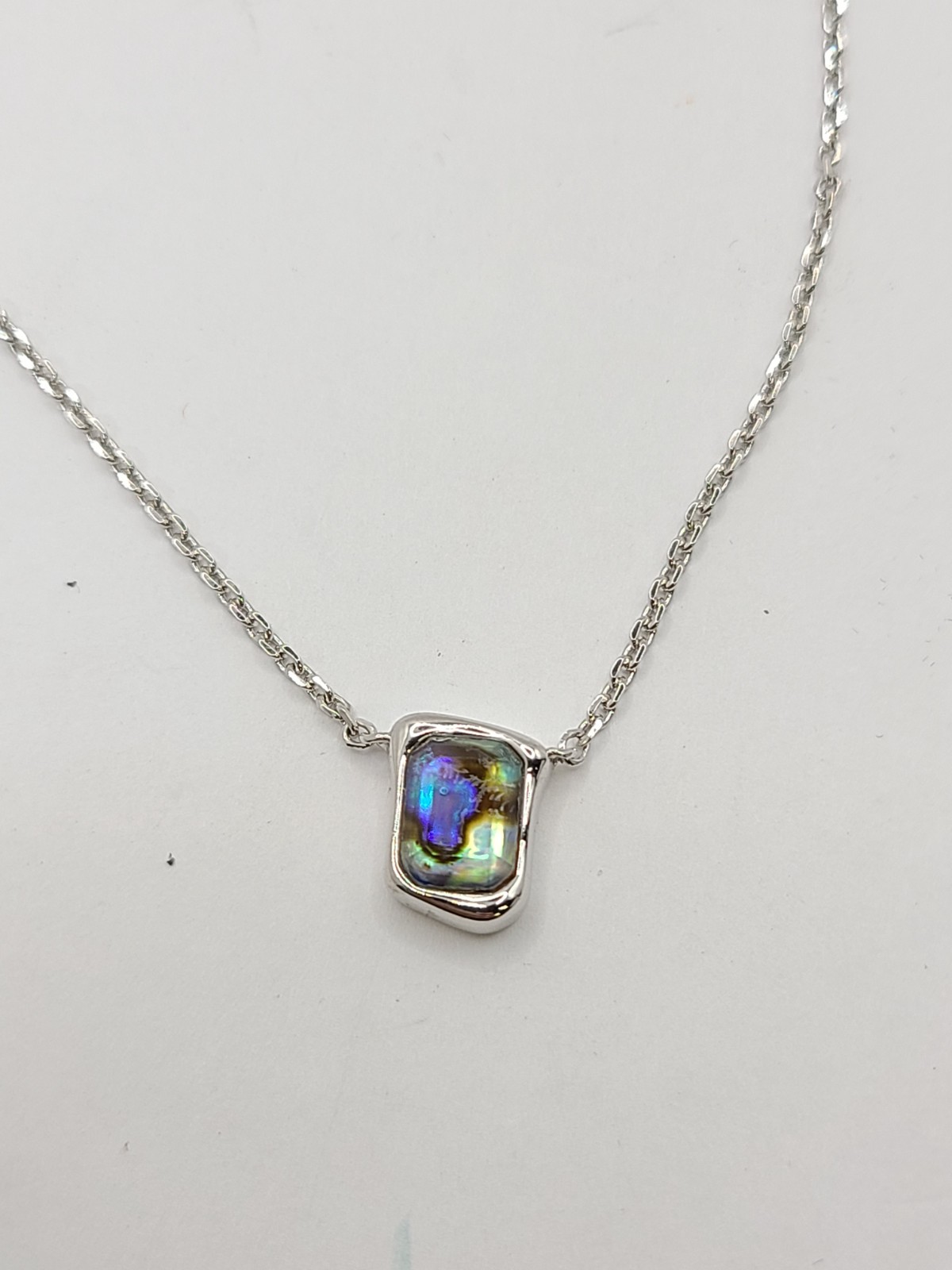 Kate Spade Abalone/Silver, Cubic Zirconia Glass Stone, Adult Fashion, 16″ Chain