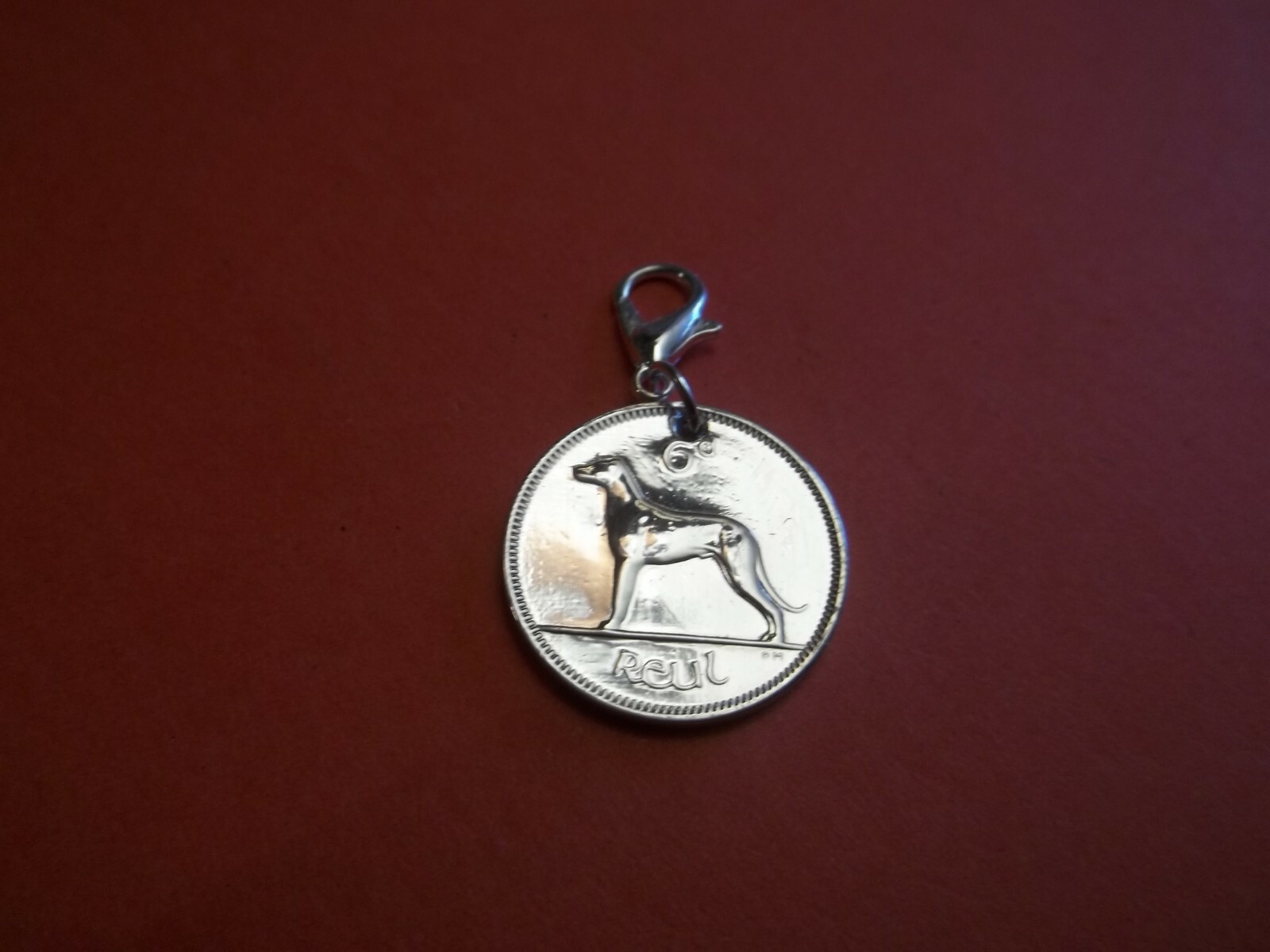 SIXPENCE COIN – IRISH WOLFHOUND – POLISHED PENDANT / CHARM – 1940 to 1967