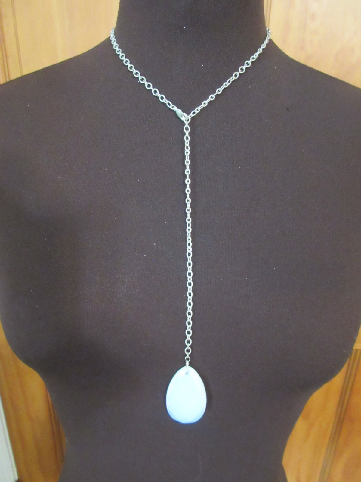 Faceted Opalite Glass 1.75″ Tear Drop on Silver Tone 21″ Long Chain , Excellent!