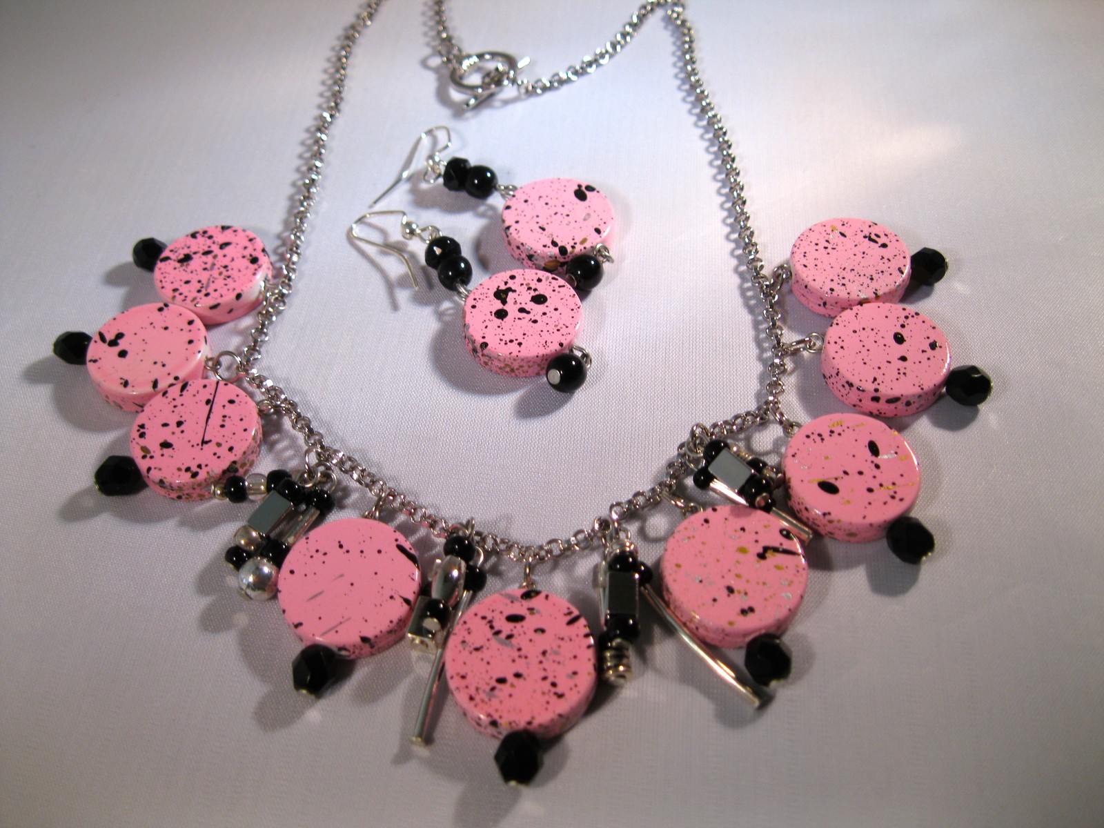 LOVELY “PINK POLKA DOT” NECKLACE-MADE IN USA! FREE EARRINGS W/PURCHASE-OOAK-BUY