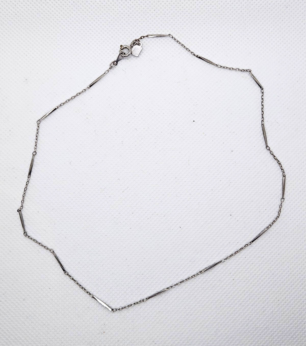 Vintage Accents By Hallmark Cards Silver Necklace with Bar Elements 15 in