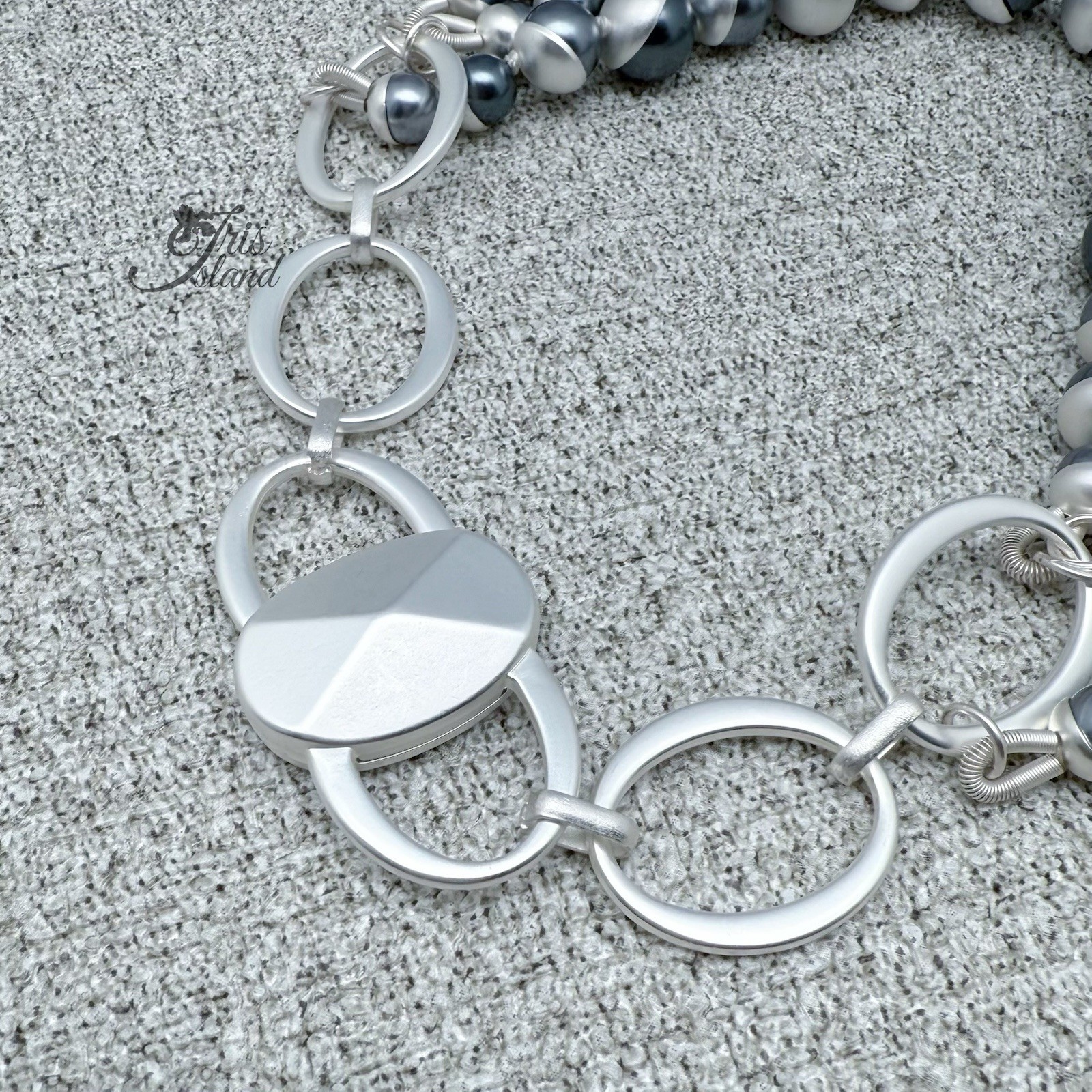 Chunky Silver Plated Shell Pearl Statement Necklace 16.5” Multi Strand Choker 65