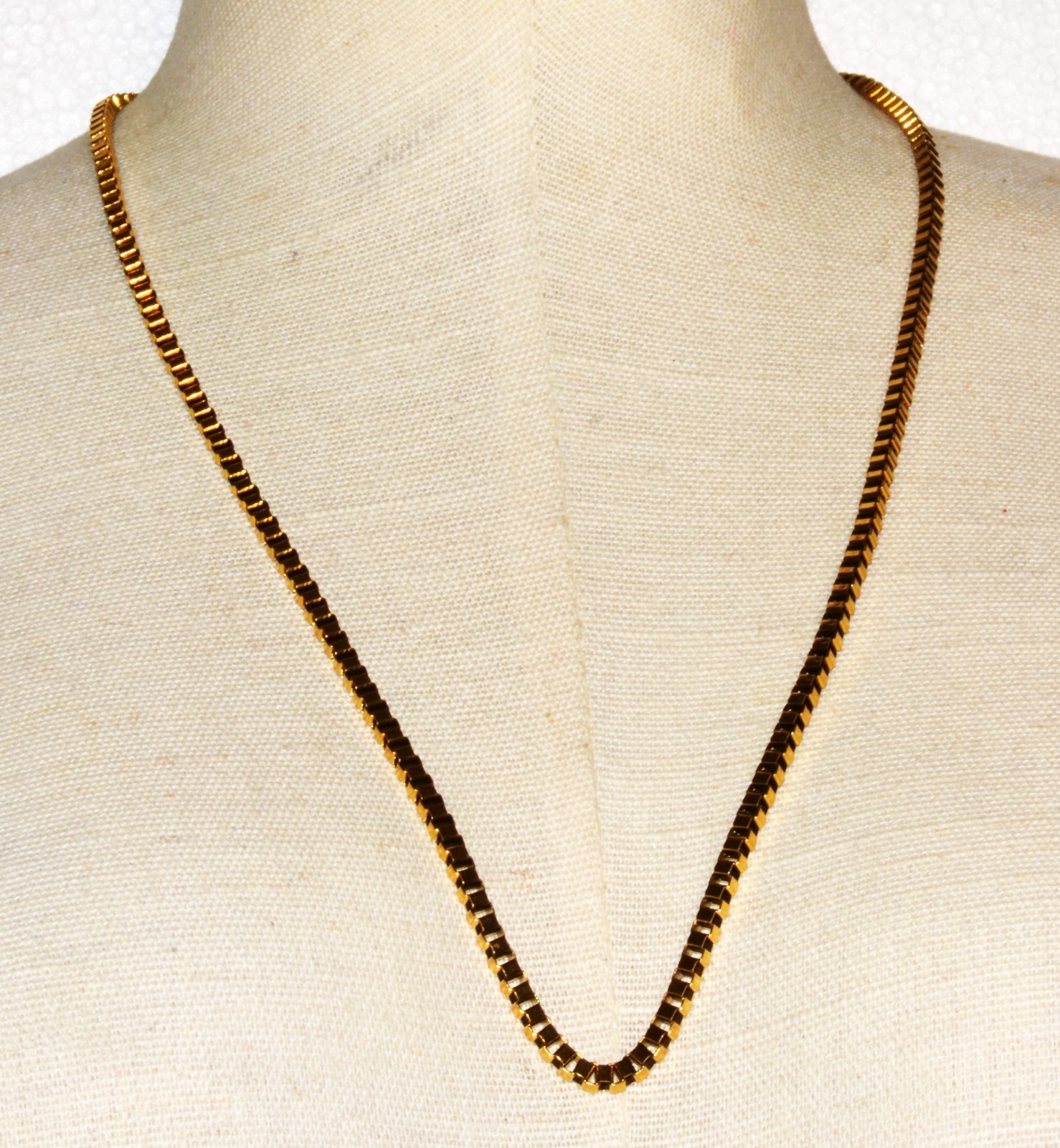 Gold tone Polished Italian Venetian Square Box 21″ Chain Necklace