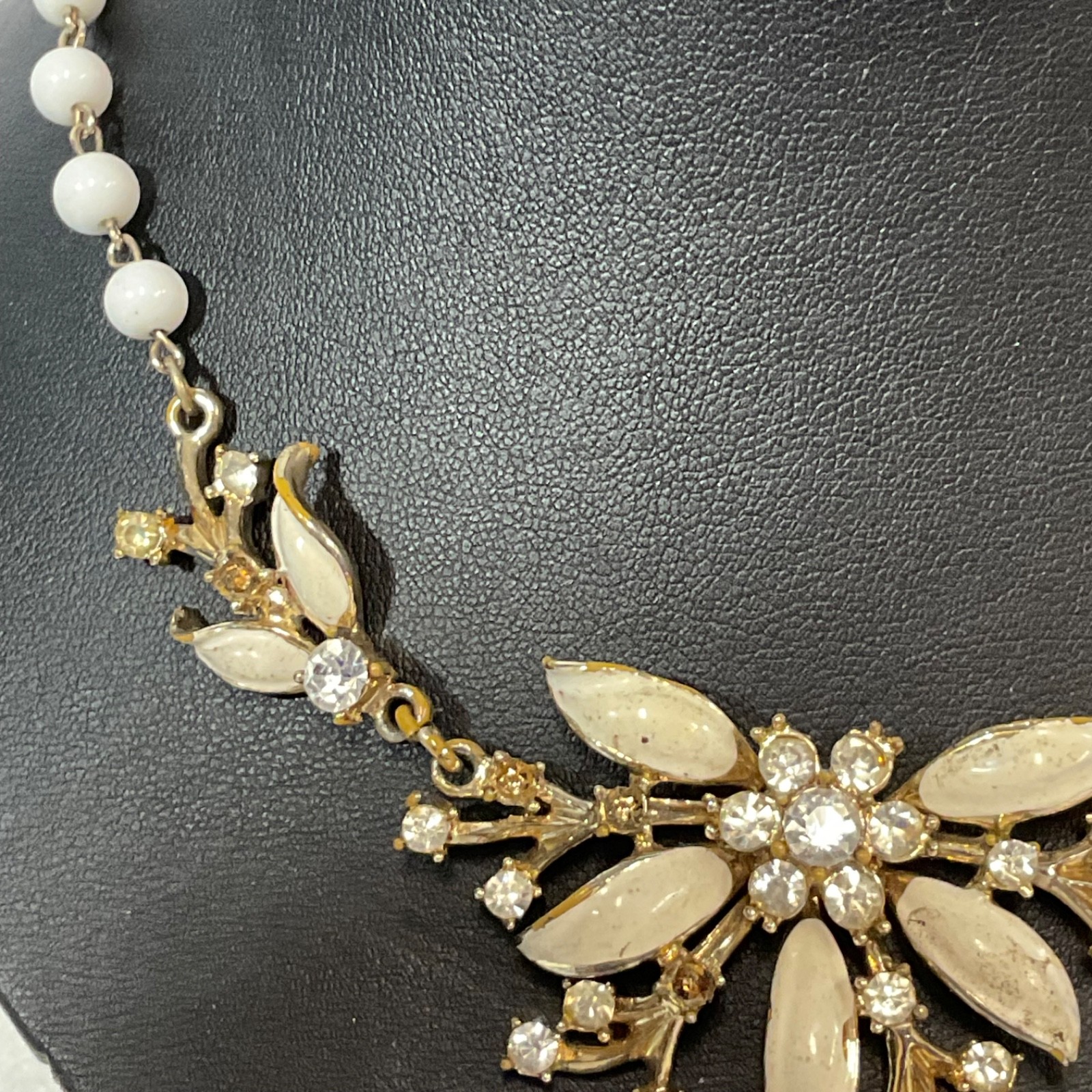 15 in White Bead Floral Rhinestone Bib Necklace Gold Tone Clasp