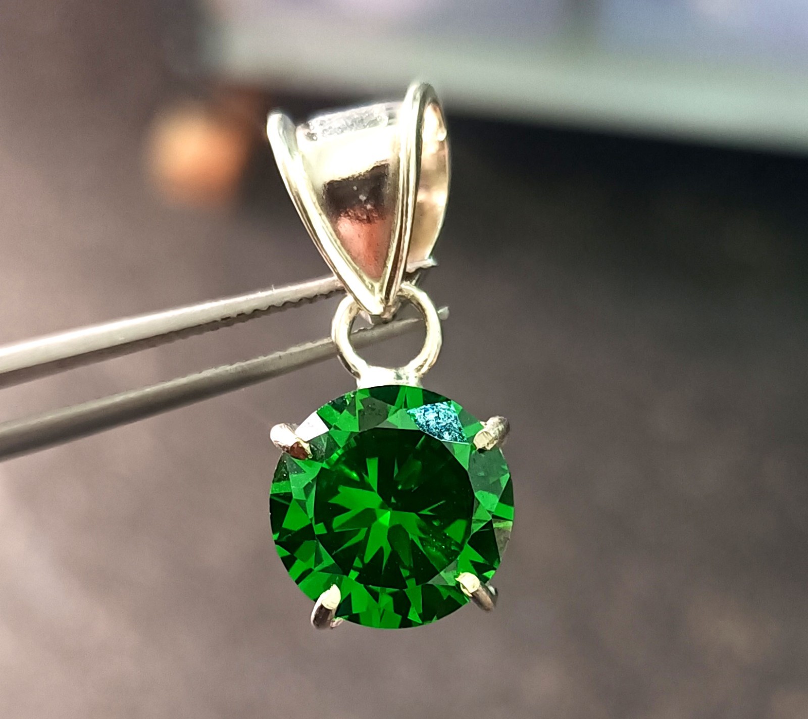 Round Tsavorite Jewelry 22 Ct Green Garnet Sterling Silver Pendant With Chain