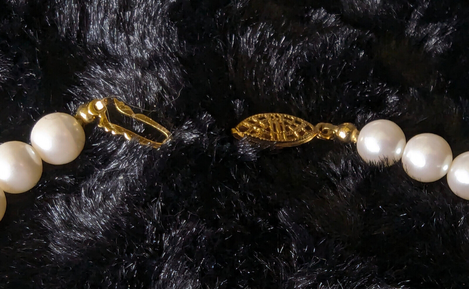 Imitation White 23″ Pearl Necklace with Fish Hook Clasp