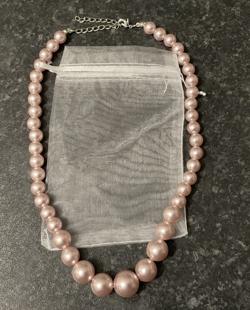 Preloved Baby pink faux Pearl beads necklace 46cm + Extension Classic