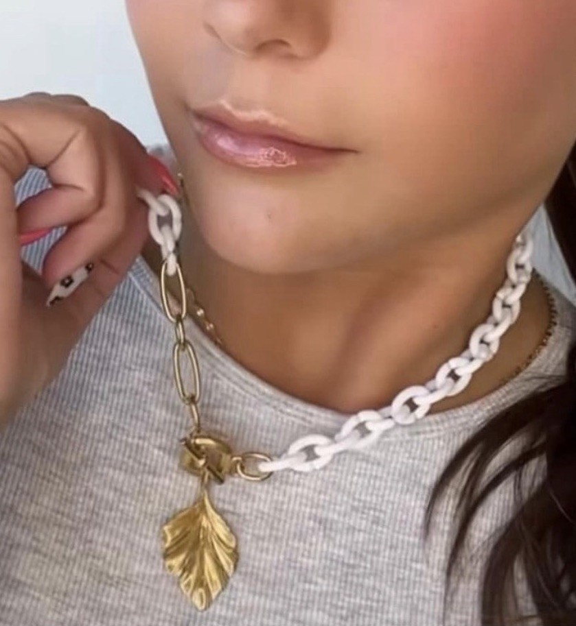 Plunder Talia Necklace 18K Gold Plated White Acrylic Link Chain Leaf Charm 20″