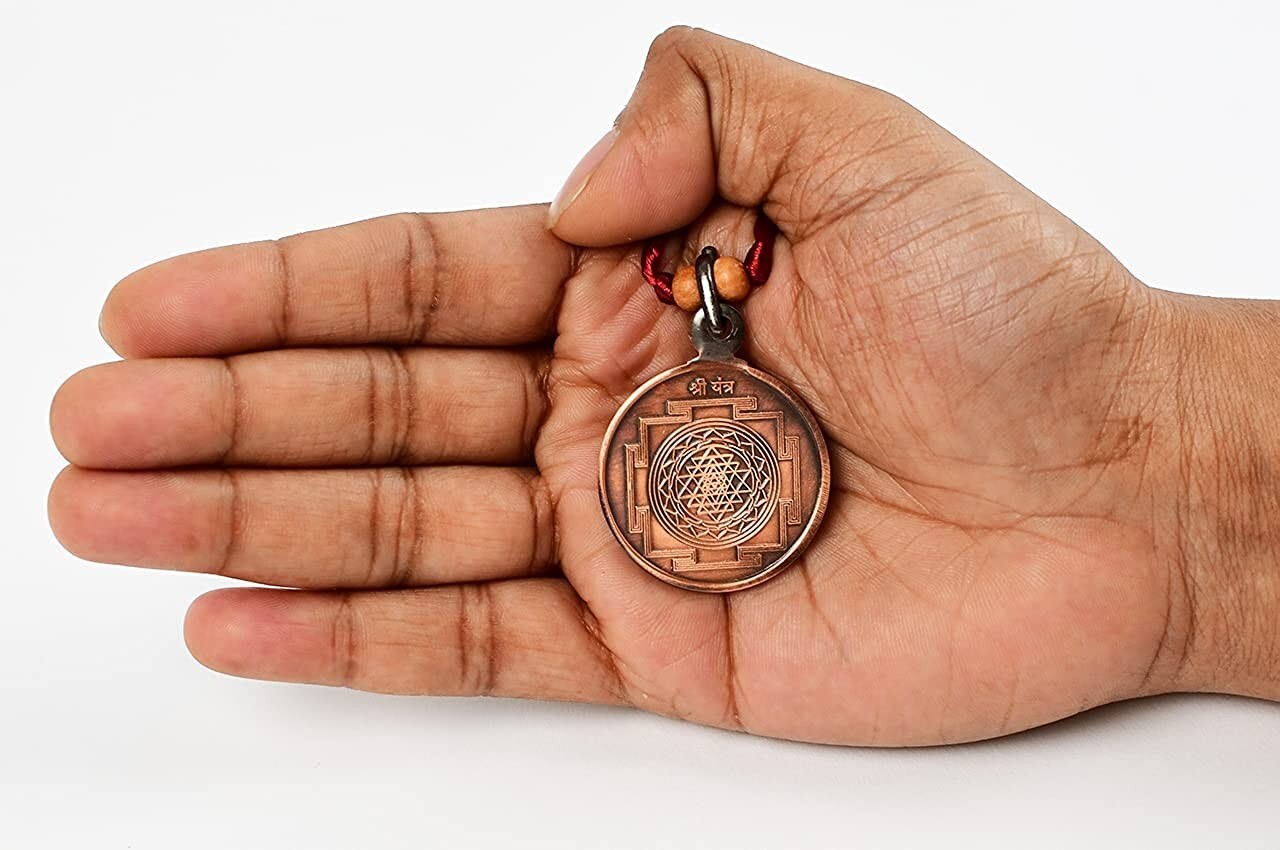 Shree Yantra Locket Pendant – Copper For Unisex Adult For Good Health & Wealth