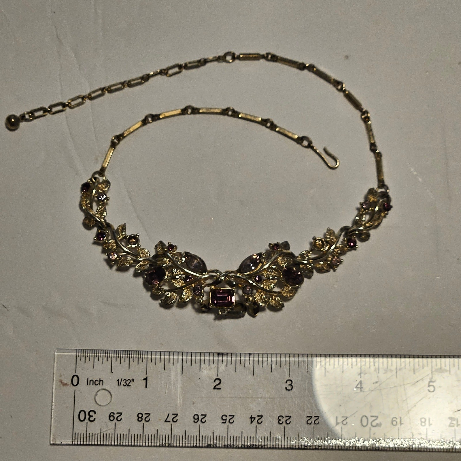 Vintage 1950s Amethyst Rhinestone Leaf Choker Necklace Gold Bar Link J Hook 15″