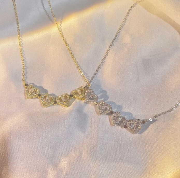 Magnetic Four Leaf Clover Heart Necklace Women’s Convertible Lucky Love Pendant