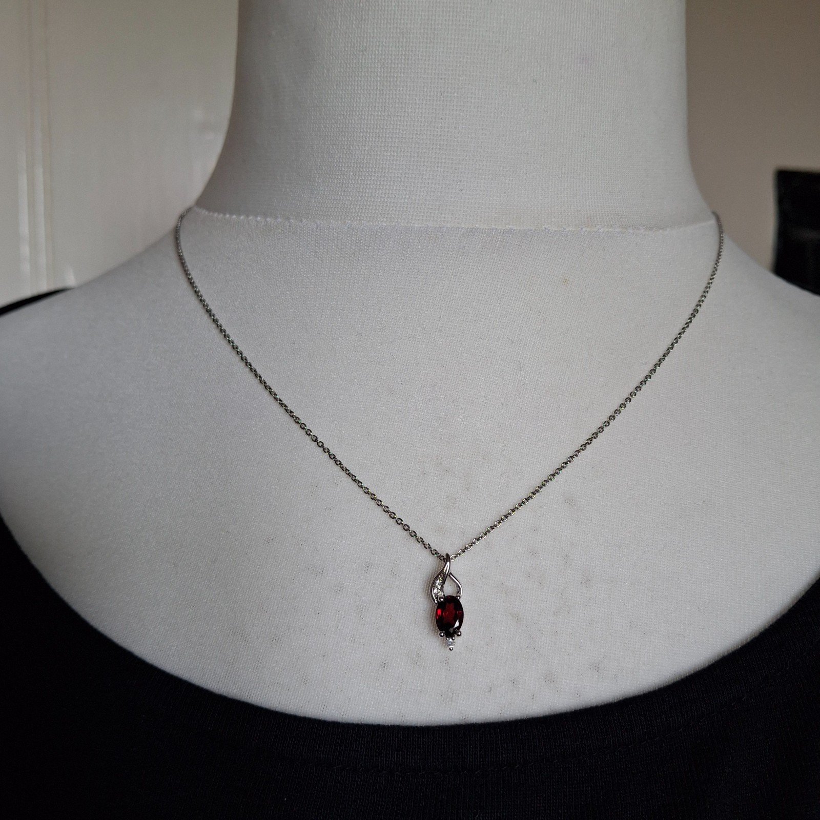 Avon Red Crystal Pendant Necklace Silver Tone Vintage Dainty 46cm