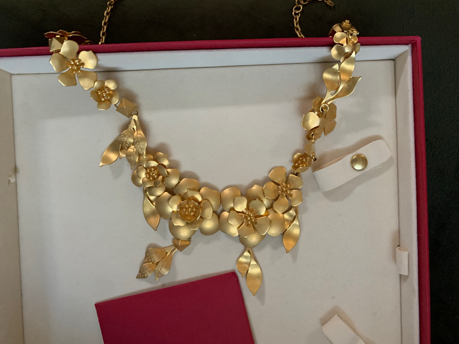 VALENTINO GARAVANI “FLOWER” GOLD PLATED METAL NECKLACE Sz. N/A