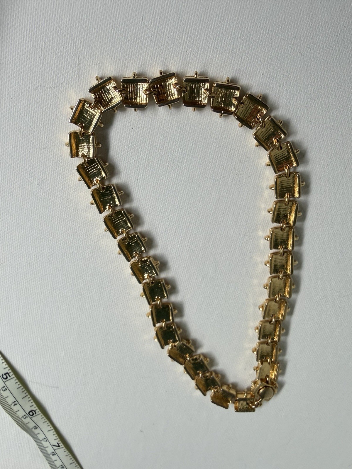 Vintage Gold Tone Ivory Enamel Quatrefoil Link Necklace Hidden Magnetic Clasp
