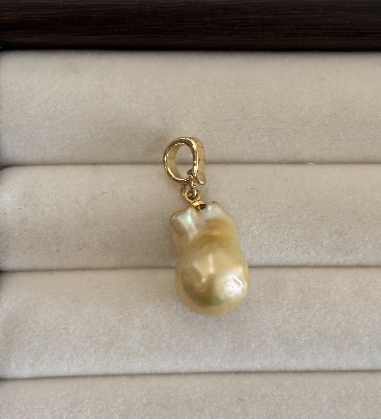 Warm Golden Baroque Pearl Pendant | Fully Openable Gold Plated Clasp | Charm