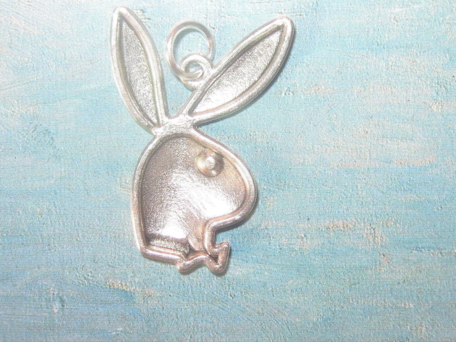 USA 32MM ANTIQUE SILVER TONE SEXY PLAYBOY BUNNY CHARM PENDANT NECKLACE