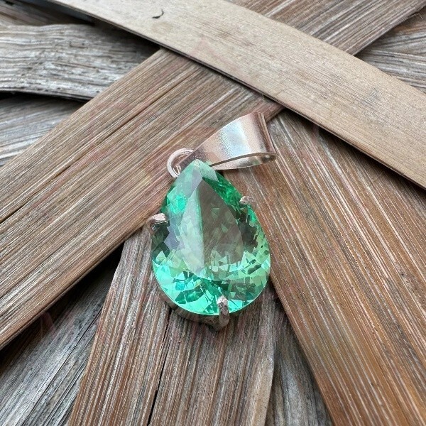 27.65 Ct Certified Natural Green Tourmaline Pendant In 925 Silver – Flawless Gem