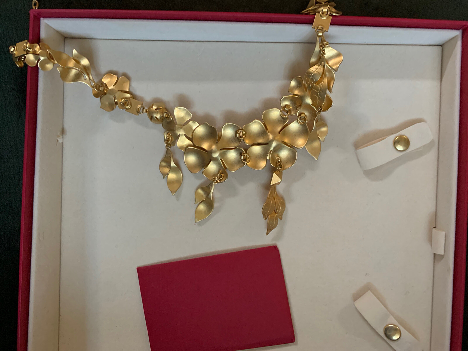 VALENTINO GARAVANI “FLOWER” GOLD PLATED METAL NECKLACE Sz. N/A