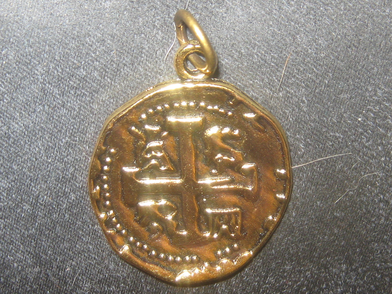 25MM Pewter Spanish Gold Tone Coin Pieces Of Eight Pirate Charm Pendant Necklace