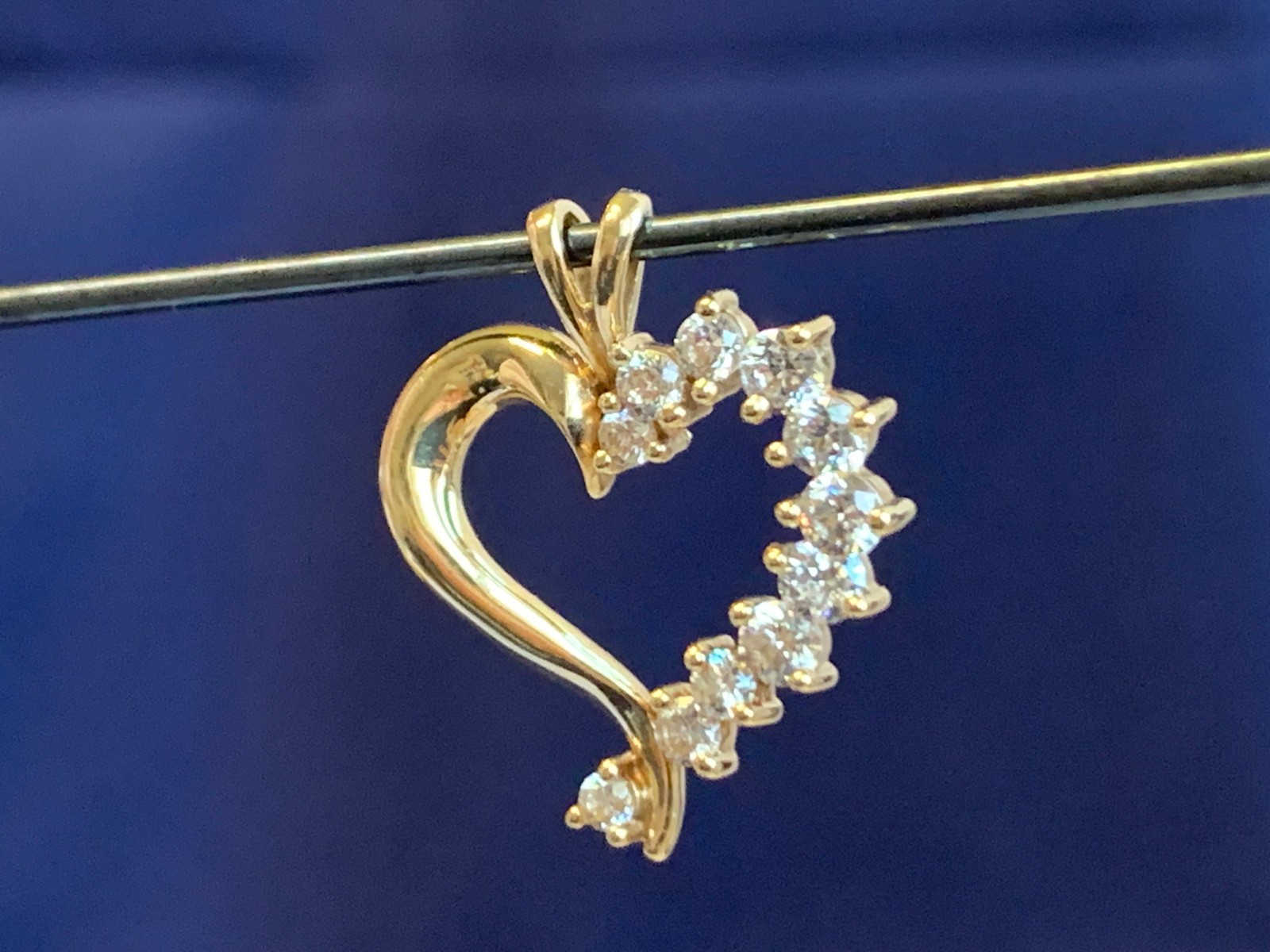 10K Yellow Gold Heart Pendant 1.87g Fine Jewelry Cubic Zirconia Charm *READ*