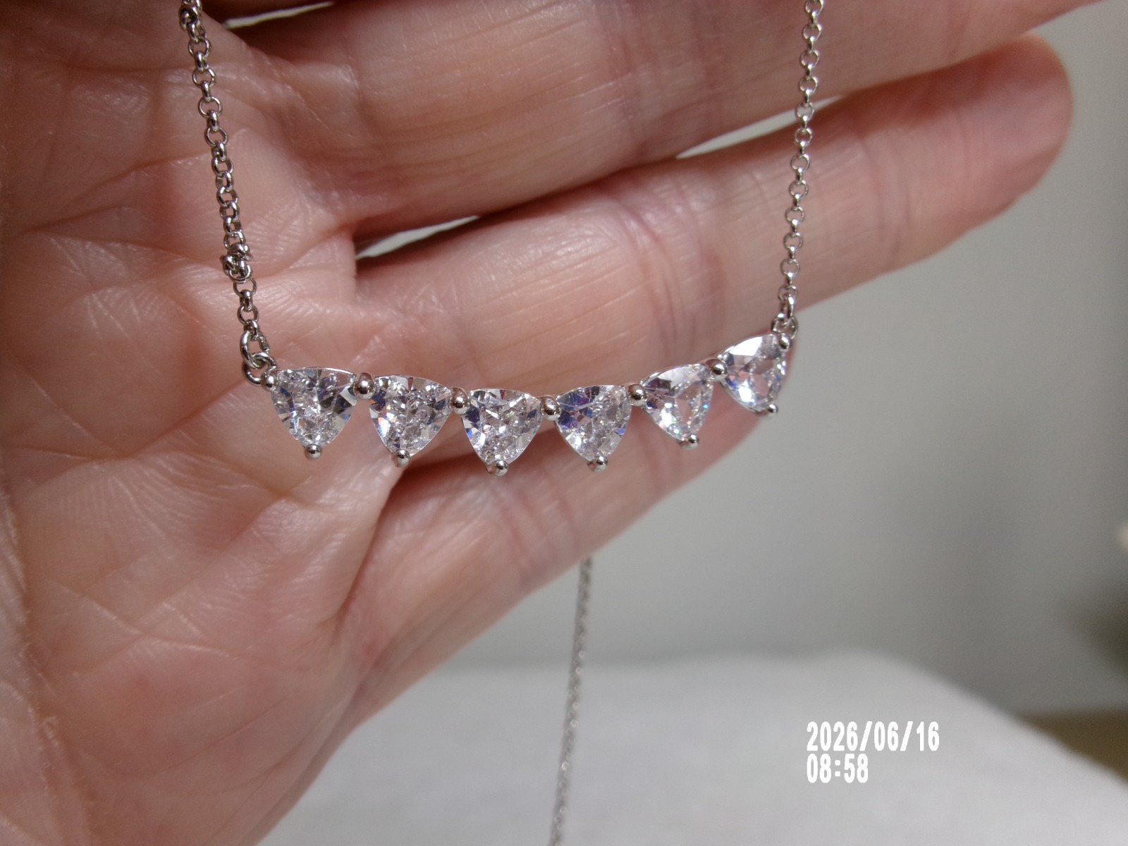 BOMB PARTY SILVERTONE RHODIUM PLATED TRILLION 6 STONE BAR STATIONARY PENDANT 18″
