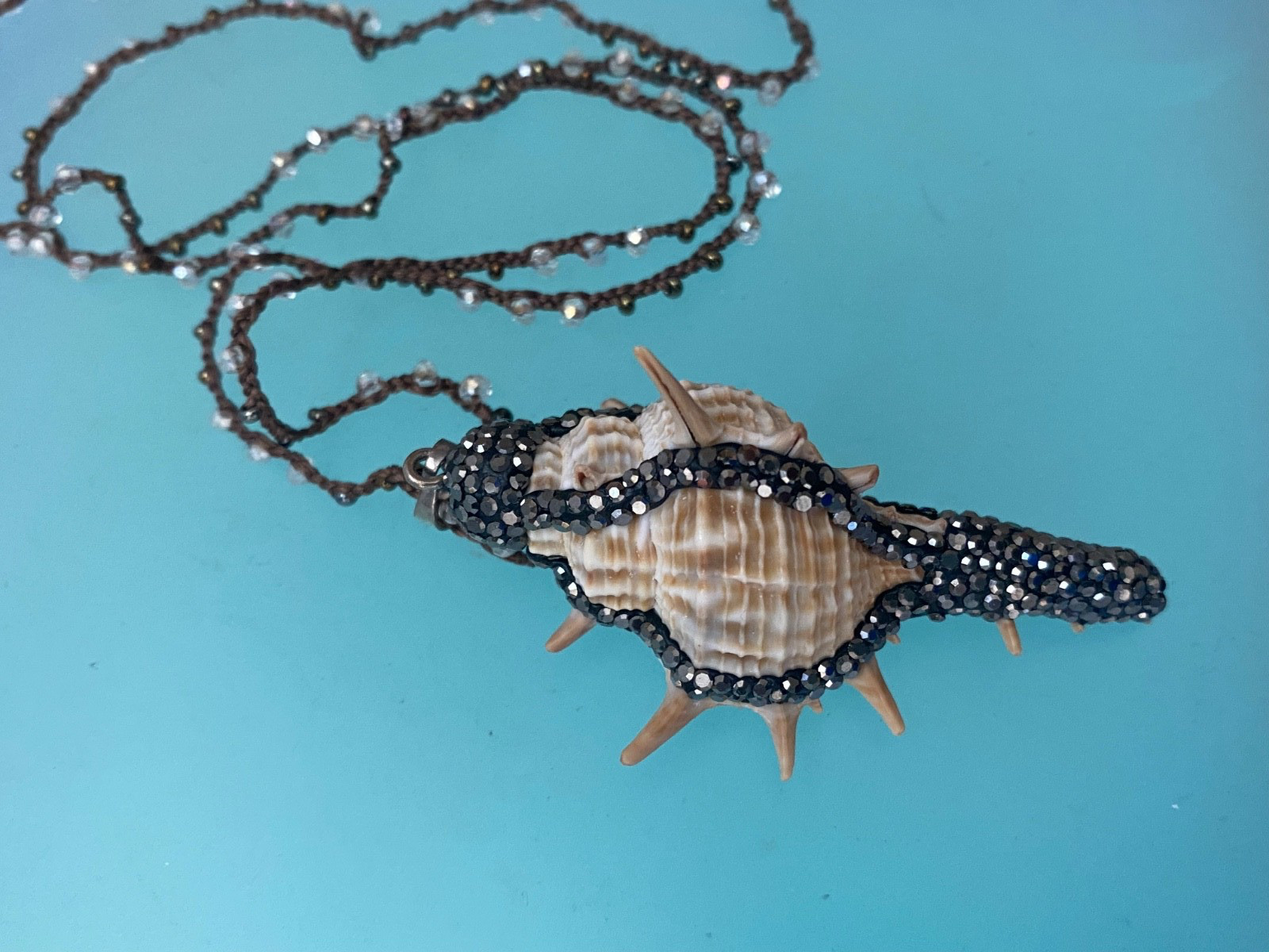GENUINE CONCH SHELL W/ MARCASITE PENDANT NECKLACE CRYSTAL CORD
