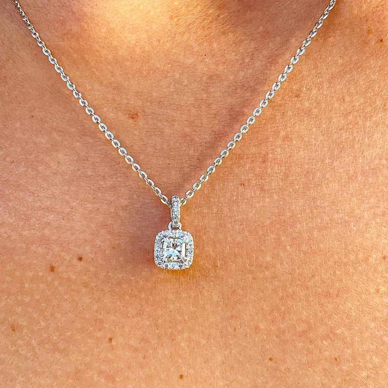 2Ct Women Round Cut Pendant Necklace Simulated Diamond In 14k White Gold Plated