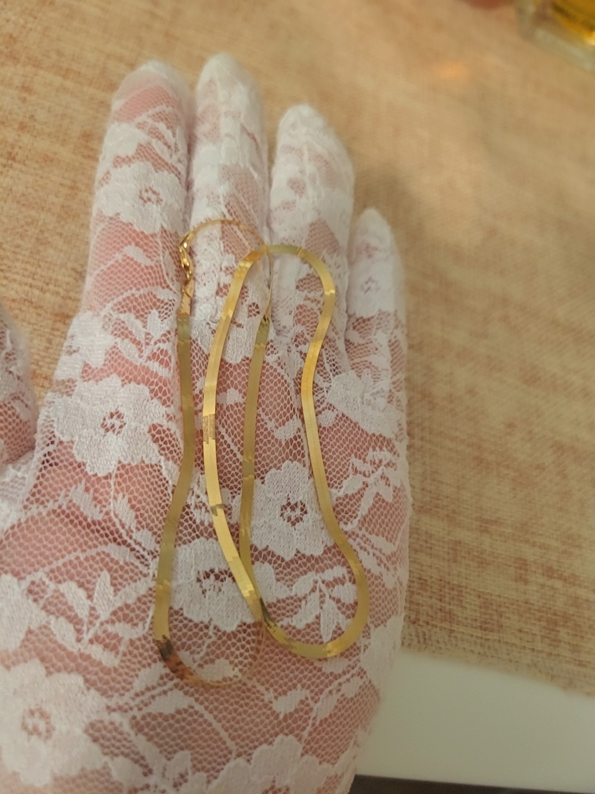 18K Saudi Gold Jade Chain Necklace, 16 Inches, 3.21 Grams