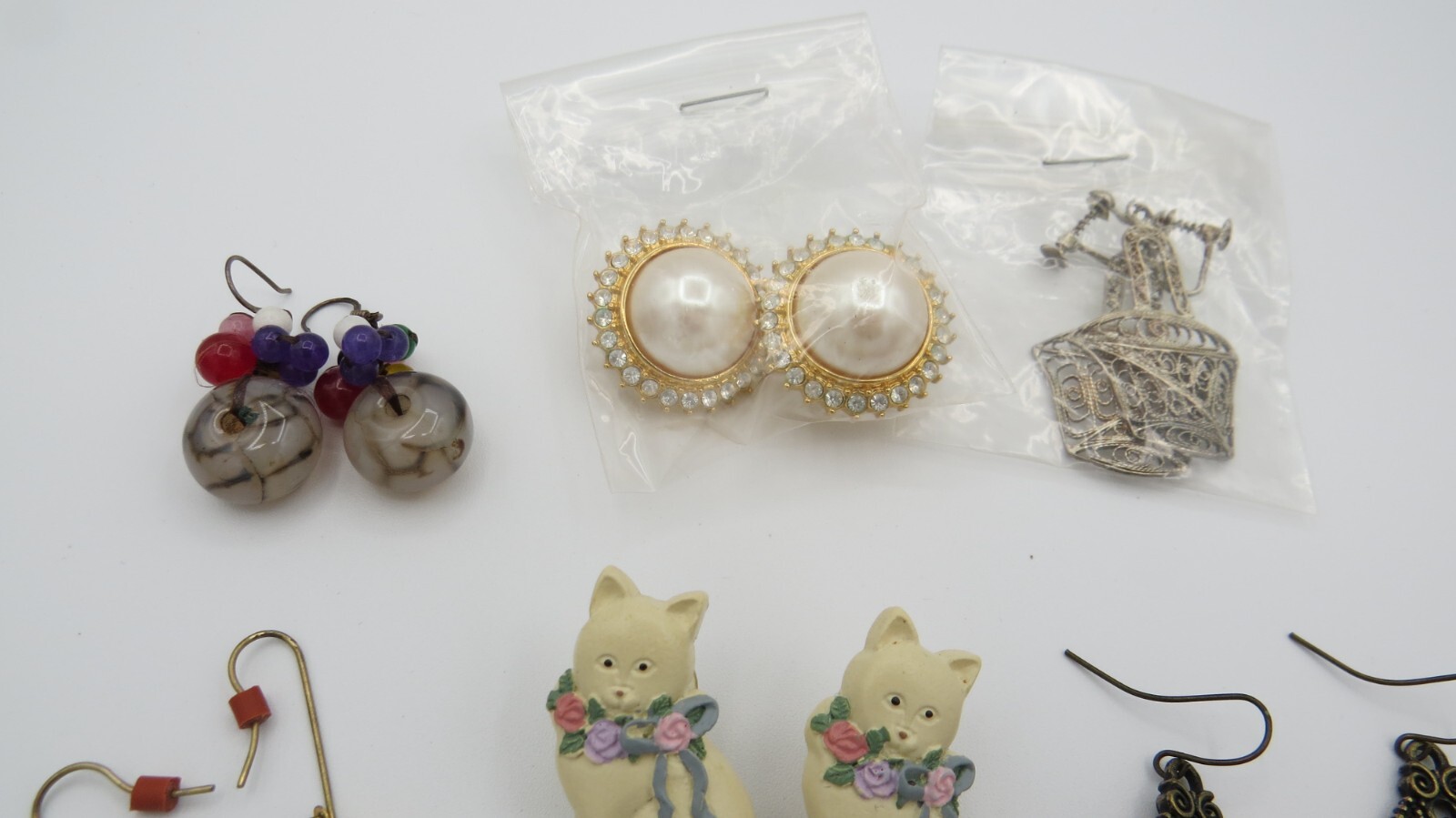 Costume Jewelry Lot 16 Necklaces 13 Bracelets 9 Earrings 6 Pins/Pendan Resale #6