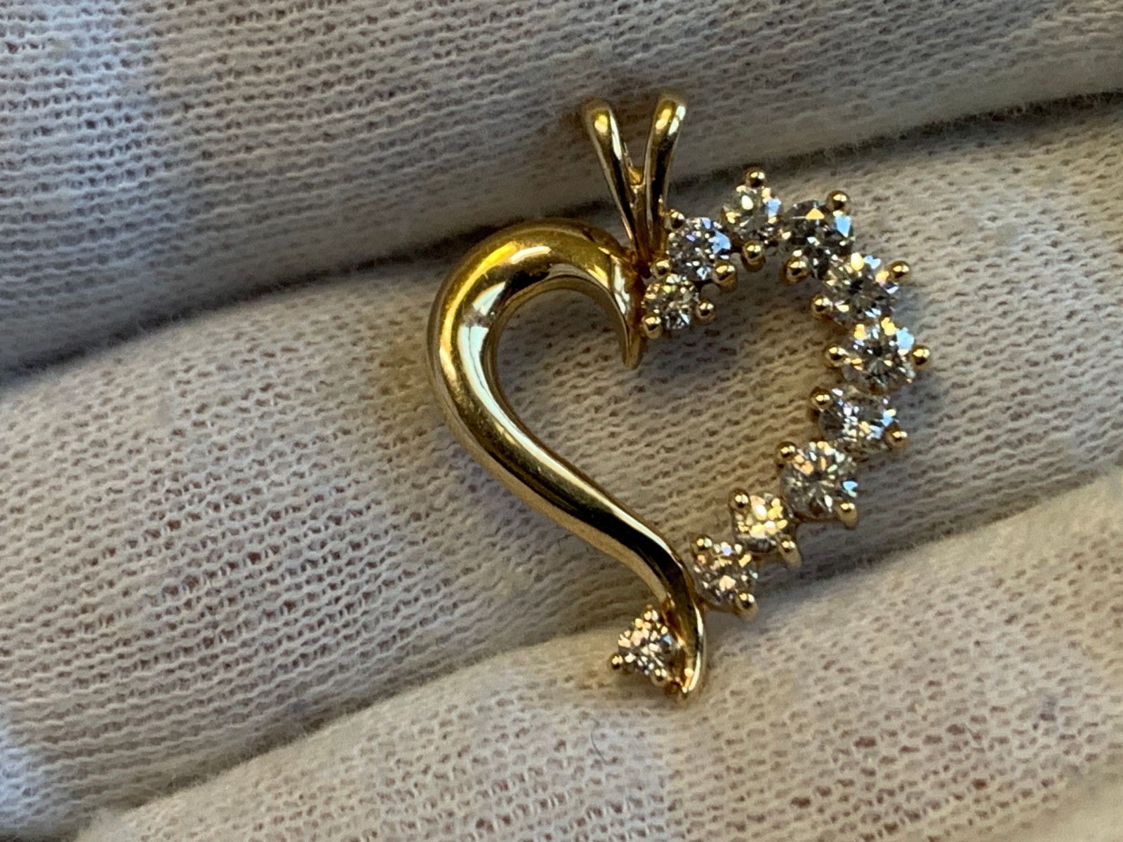 10K Yellow Gold Heart Pendant 1.87g Fine Jewelry Cubic Zirconia Charm *READ*
