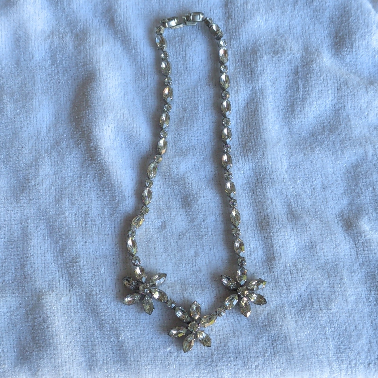 Silver Tone Clear Crystal Rhinestone Flower Pendant Oval Link Chain Necklace