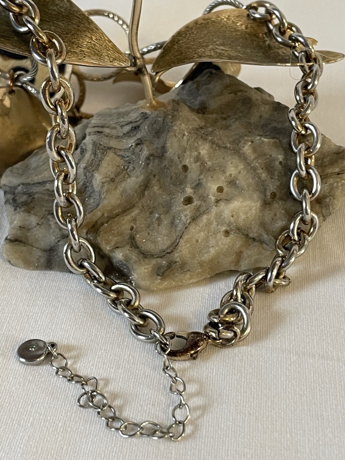 Y2K Gold Toned Bib Necklace 18” Wavy Coin Faux Cow Hair Cable Chain Career Party
