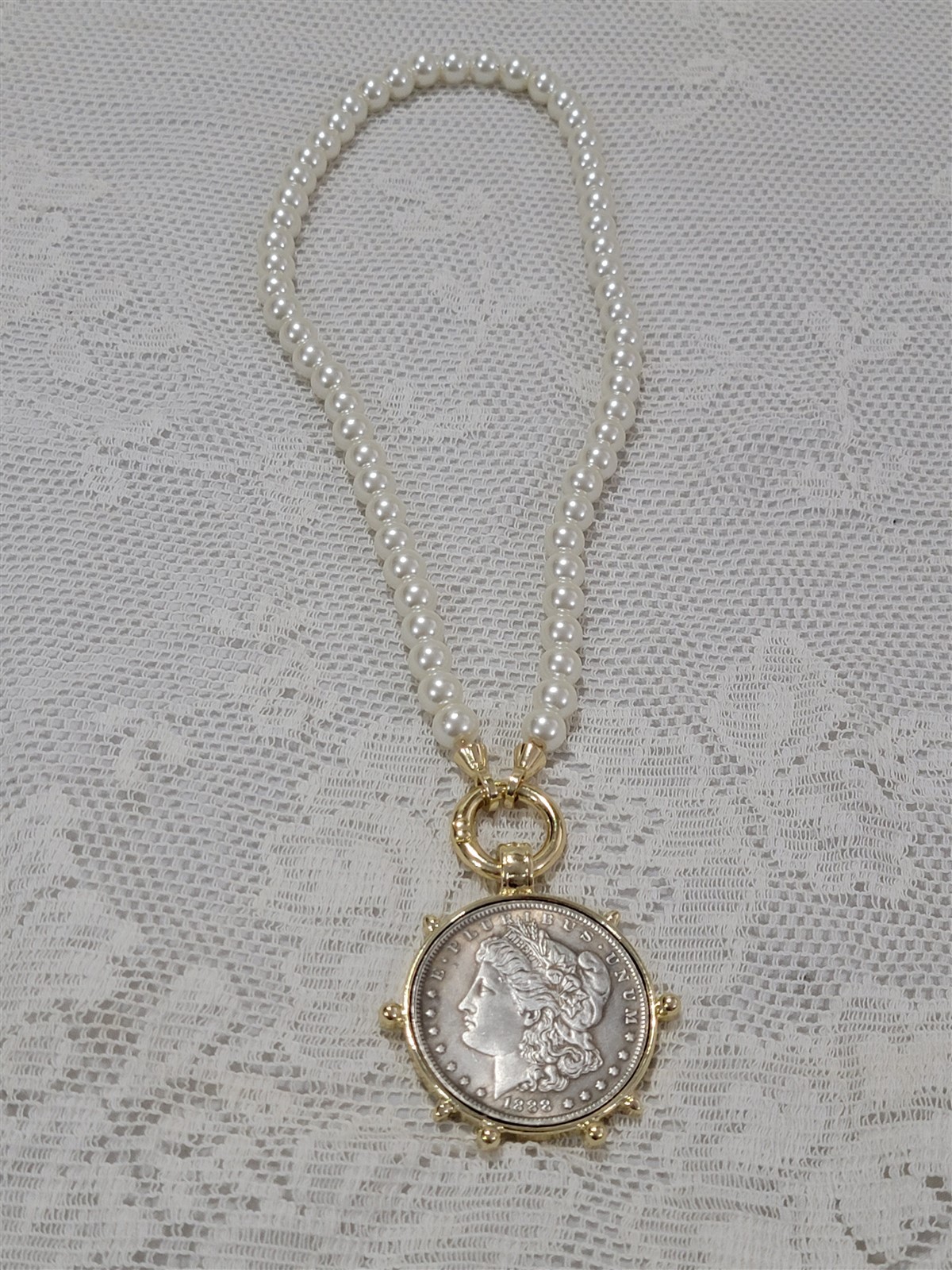 Victorian Trading Morgan Lady Liberty Silver Dollar Pearl Coin Necklace 30E