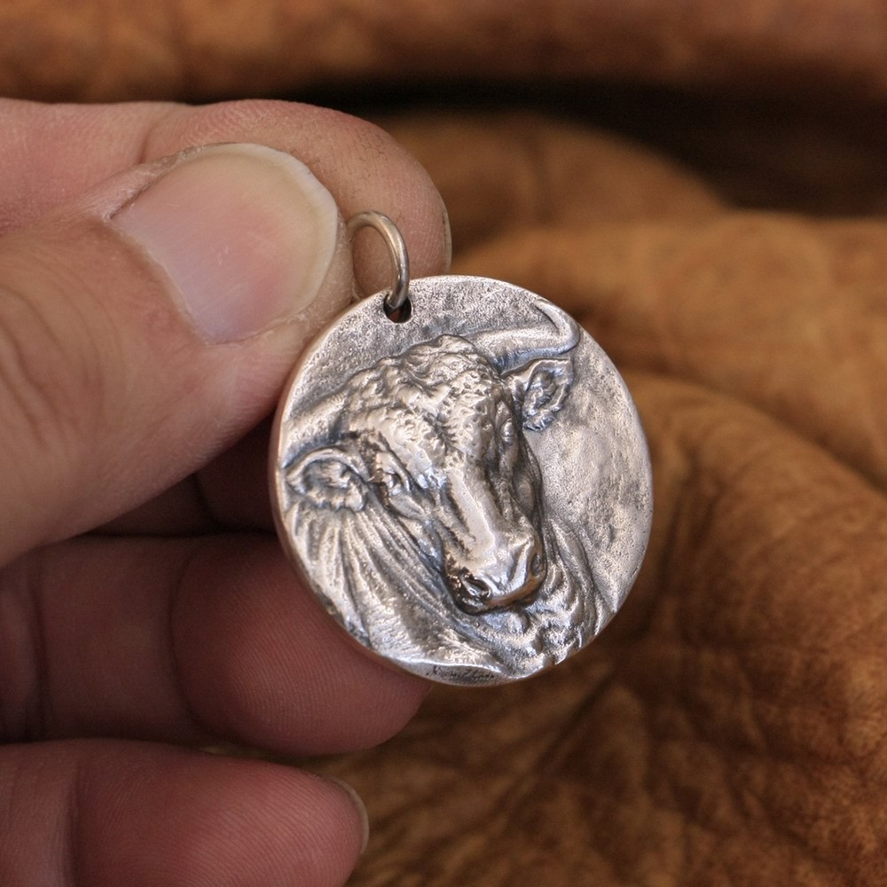 Round Bull 925 Sterling Silver Pendant Fashion Punk Pendant TA285A Dia. 28mm FZ