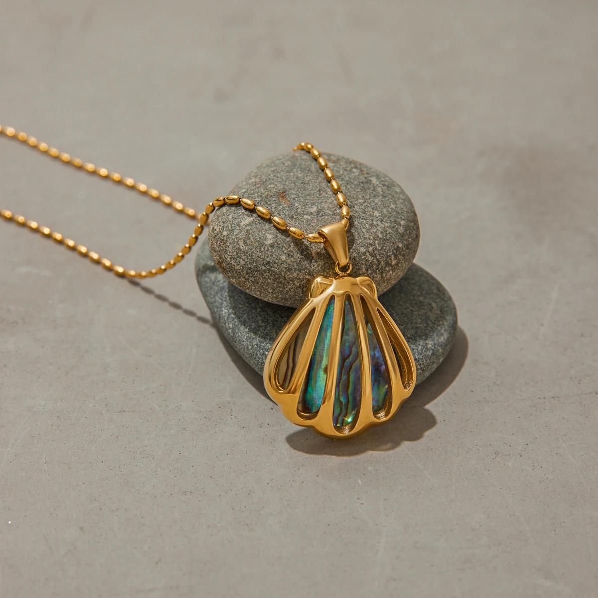 Color Shell Pendant Necklace Stainless Steel Ocean Beach Jewelry Women Necklace