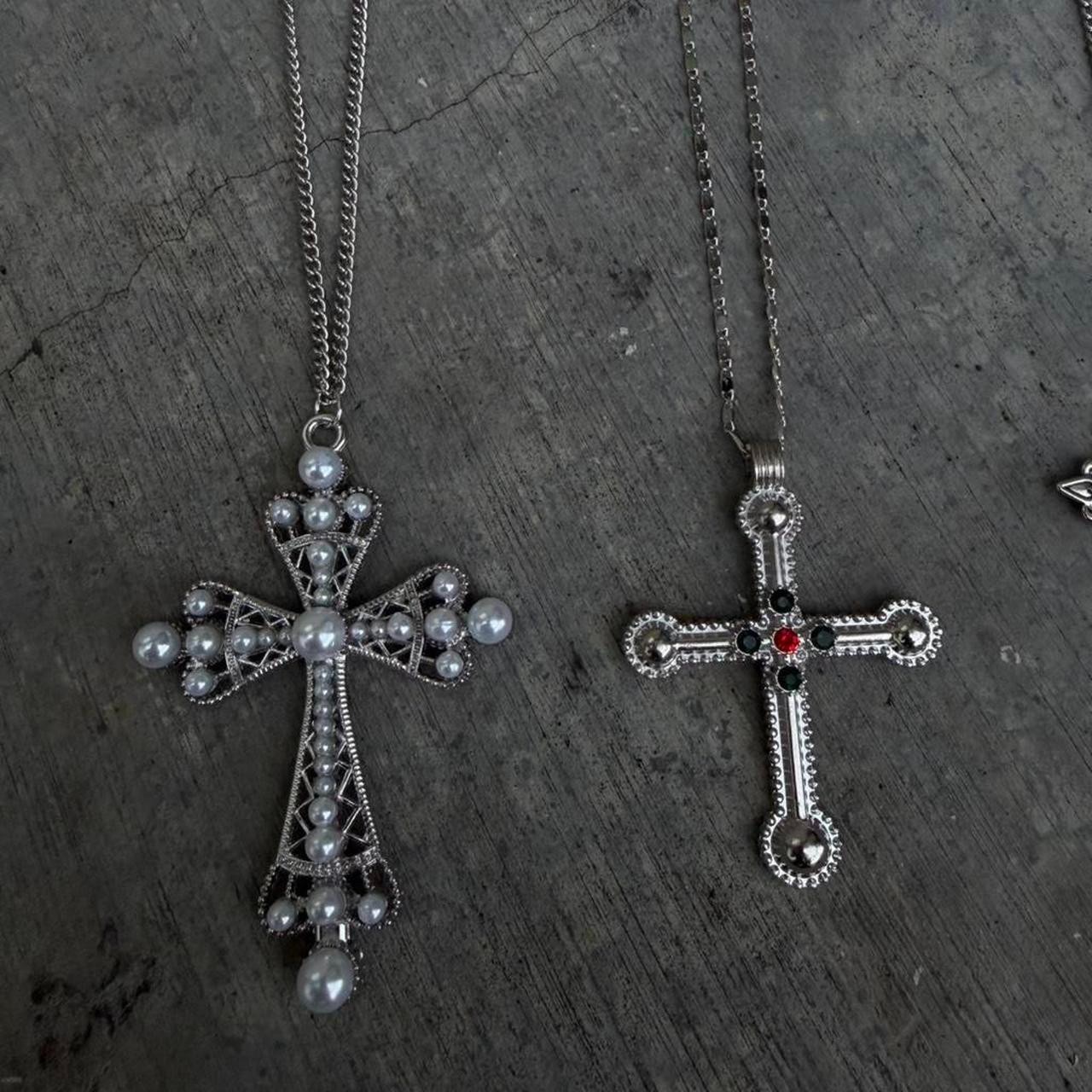 Hip-hop pearl cross pendant necklace with a metallic-finish chain. 4pc