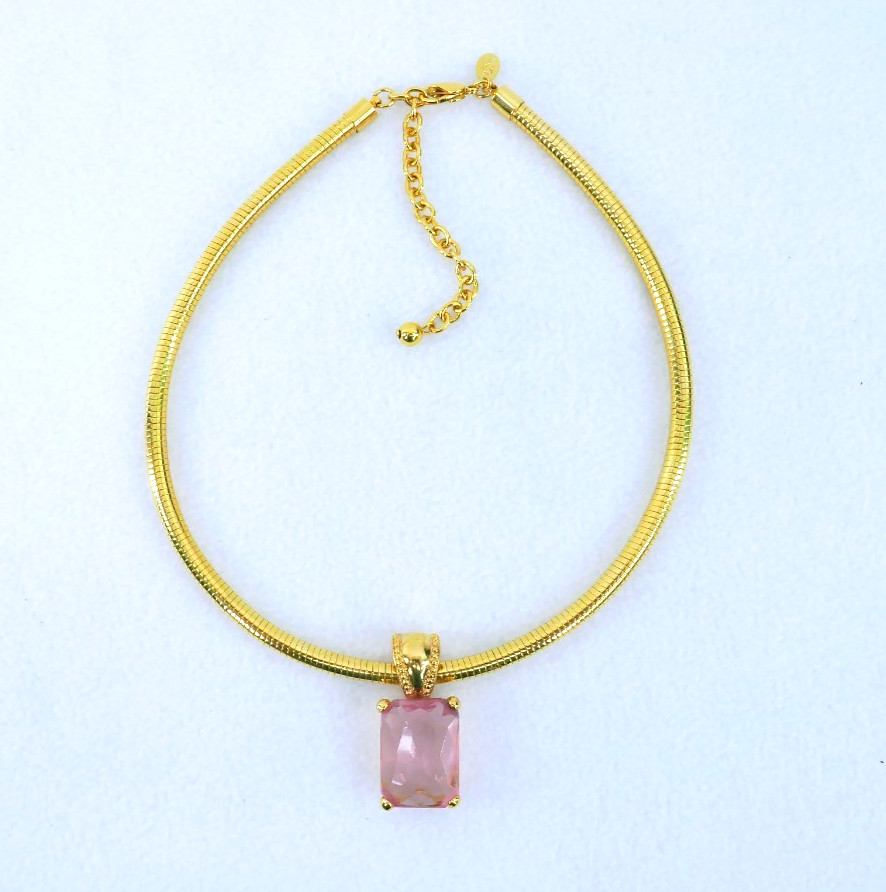 JOAN RiVERS FACETED EMERALD CUT PiNK GLASS GEMSTONE PENDANT 20″ CHOKER NECKLACE