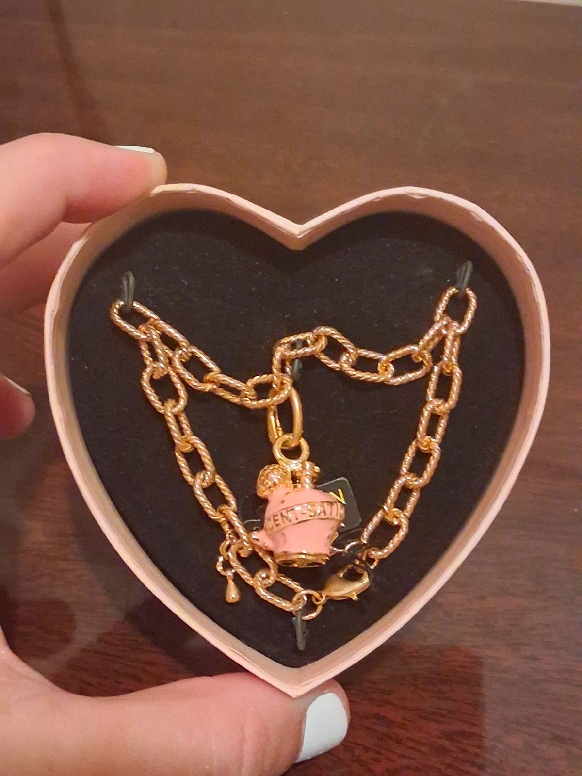 Mary Kay Totally Charmed Gold Tone Oval Link Chain Necklace w/ Pink Charm